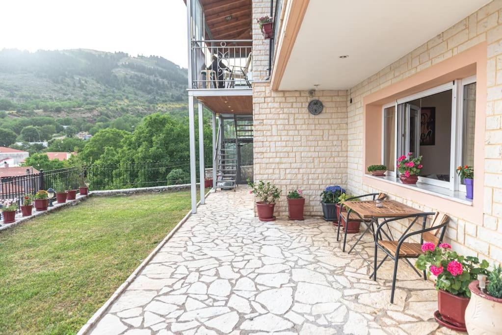 Dimitri'S Mountain House Apartamento Karpenísion Exterior foto